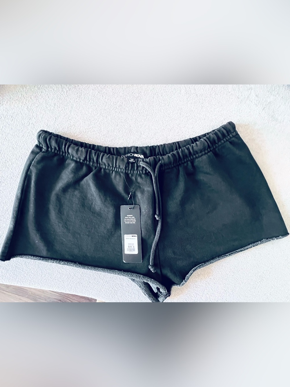 Terry Sweat shorts in washed black color - Size
Small - New !